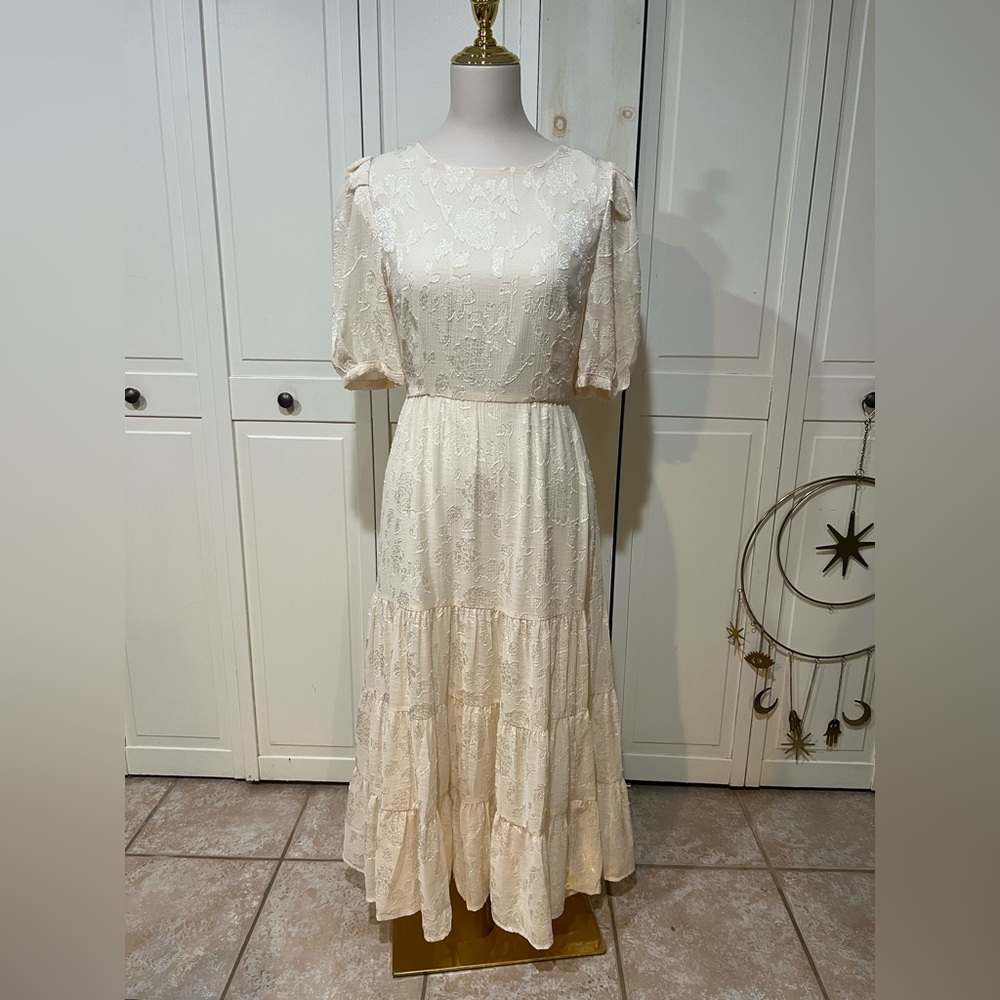 BB Dakota Cream Floral Dress